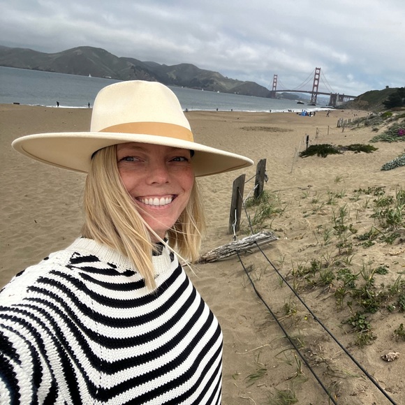 Meet your Posher, Roxxanne - Picture 1 of 1